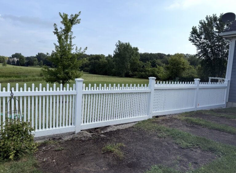 Custom Fence in Elgin IL