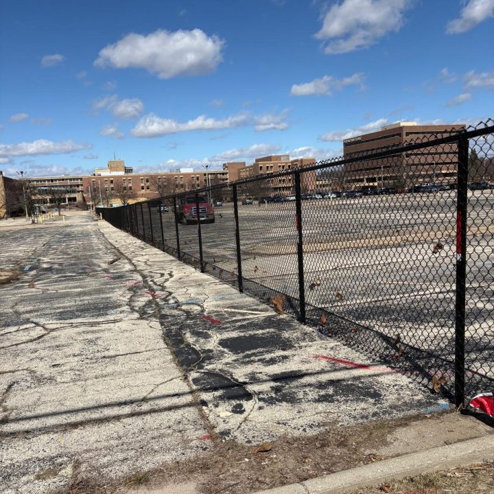 Commercial Chain Link Fence Installation in Elgin IL